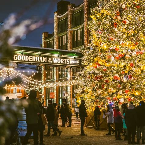 distillery district toronto christmas lights